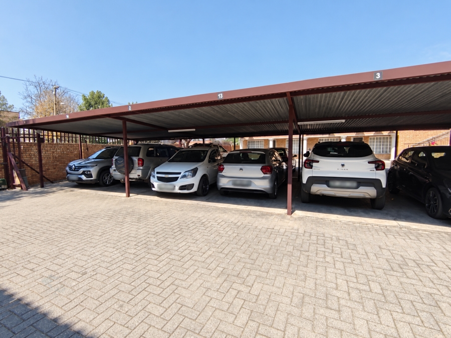 2 Bedroom Property for Sale in Oos Einde North West